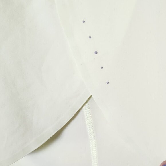 NWT ATHLETA Run With It Shorts 4.5" - Iced Lemon - Size 1X - Picture 2 of 9